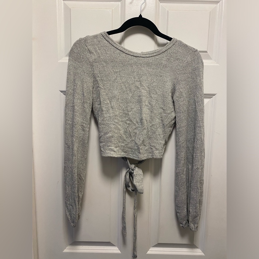 Tie-Back Ribbed Long-Sleeve Crop Top - Gray